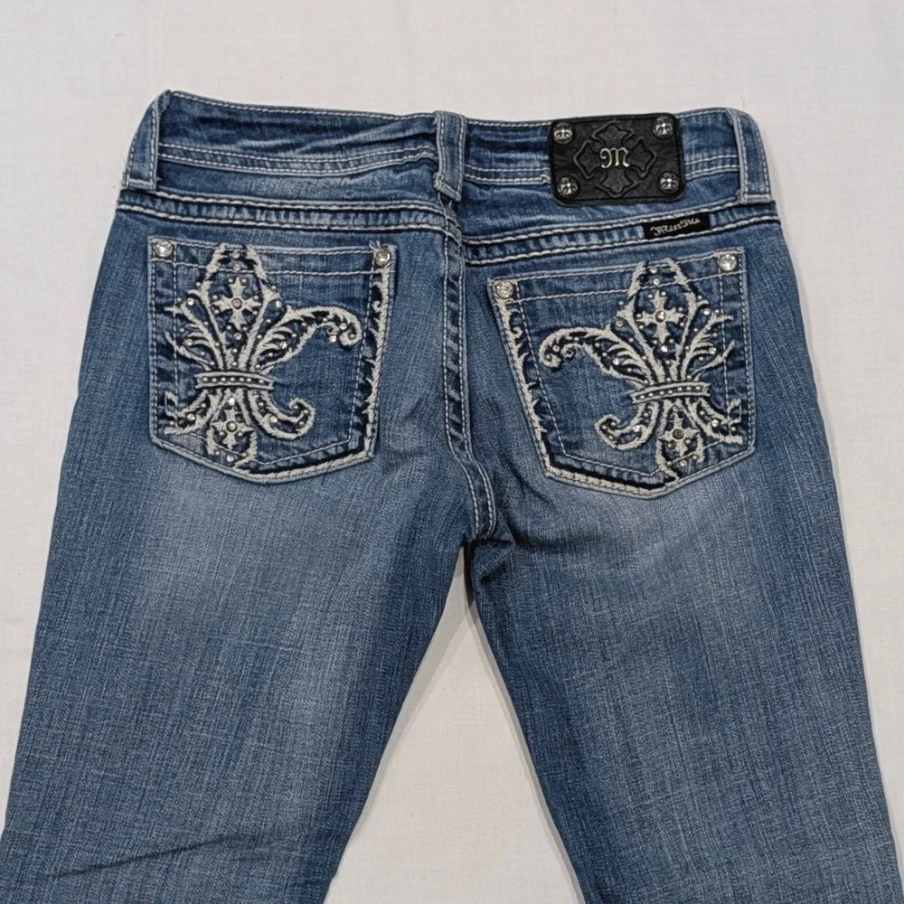 Miss Me Clayton Cropped Jeans Fleur De Lis Rhinestone Denim JE5347C2 Size 28
